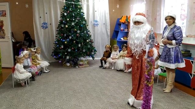 Новогодний утренник во второй младшей группе смотреть онлайн
