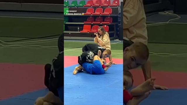 Матриархат в Джиу-Джитсу! #bjj #джиуджитсу #submission смотреть онлайн