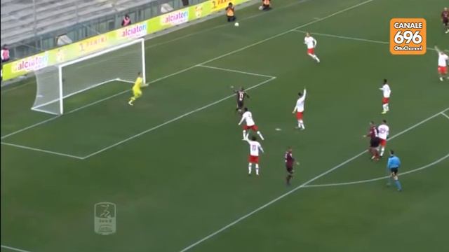 Avellino, Donnarumma spinge per i lupi смотреть онлайн