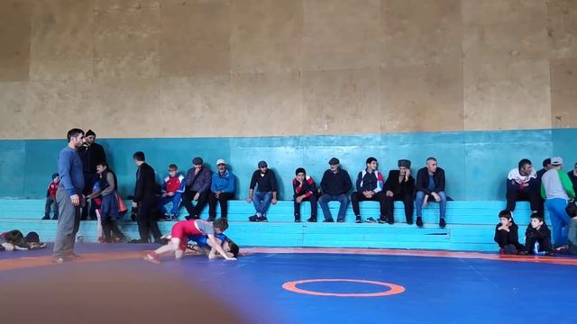 Чемпионат района по вольной борьбе среди детей 2008год и моложе. 28.09.2019.год. с. Тинди.(52) смотреть онлайн
