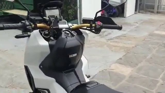 Honda X-ADV 750 - 2018 смотреть онлайн