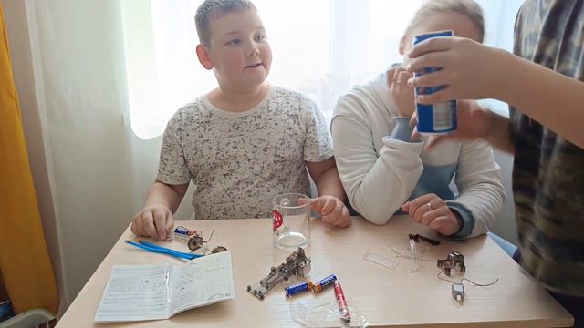 СОЗДАЁМ РОБОТА 🤖 В ДОМАШНИХ УСЛОВИЯХ смотреть онлайн