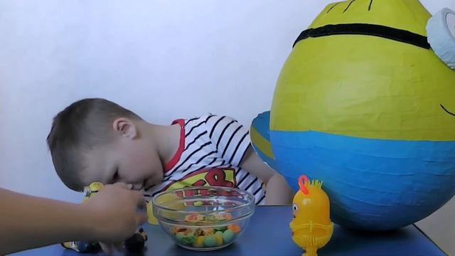 БОЛЬШОЕ ЯЙЦО МИНЬОН С СЮРПРИЗОМ ИГРУШКАМИ гигантский миньон