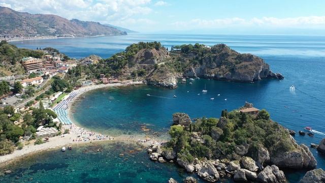Isola Bella Taormina - Sicily, Italy By Drone смотреть онлайн