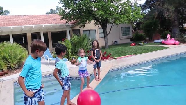Last to FALL in the POOL! Wins $$$ Don't fall OFF the PLANK! смотреть онлайн