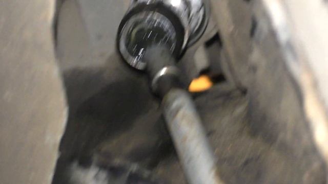 MITSUBISHI SPACE STAR, CARISMA и др. Замена пыльников рулевых тяг (рейки) без развал схождения. смотреть онлайн