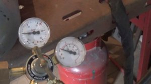 Какое должно быть давление аргона и как выставить.mp4