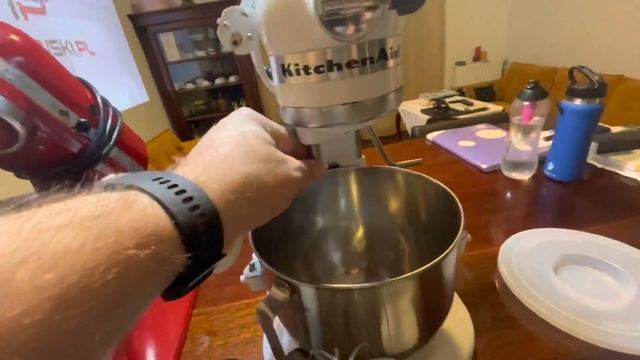 Nadejszła wiekopomna chwila - po dwóch+ latach presji houscomando sprzedaję KitchenAid’a Heavy Duty смотреть онлайн