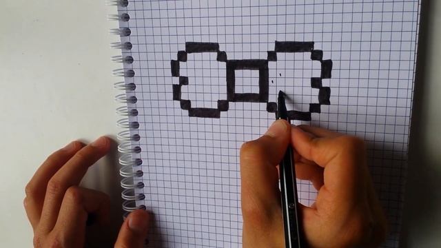 Как нарисовать бантик по клеточкам.PIXEL ART смотреть онлайн