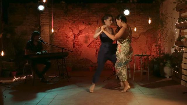 "MENTIRAS" x Noelia Moncada y Pablo Fraguela +Ines Muzzopappa y Corina Herrera-Tango en la terraza смотреть онлайн