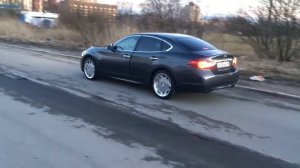 Инфинити м25