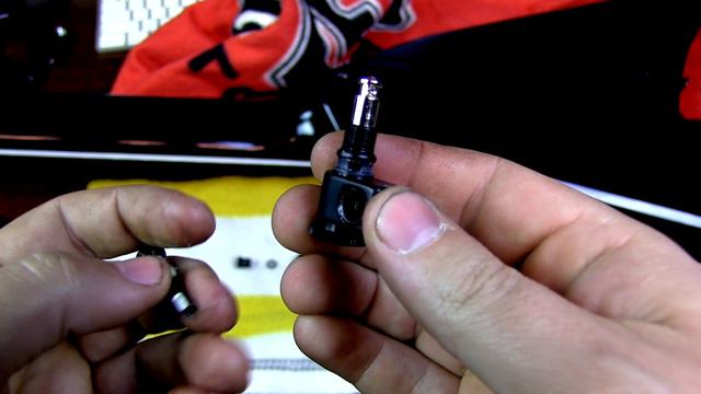 How to change the Handedness of a Sperzel Tuner смотреть онлайн