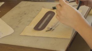 Как сшить карман в кожаной рамке.