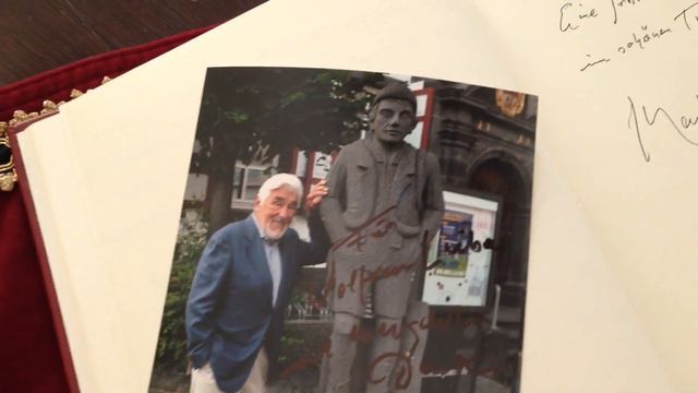 Mario Adorf in Trier смотреть онлайн