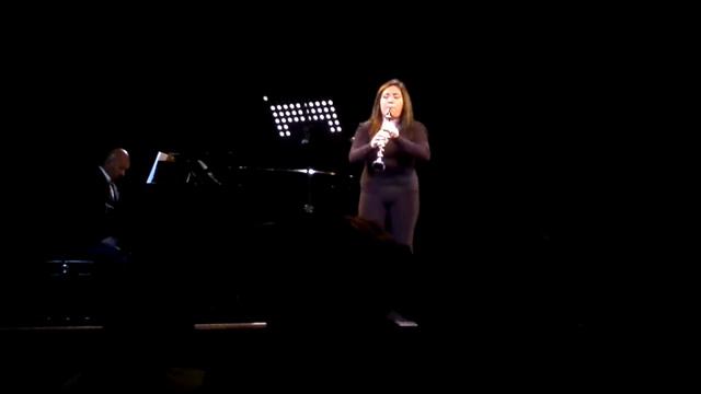 Valeria Medina: Sonata para clarinete de Camille Saint-Saens, primer movimiento смотреть онлайн