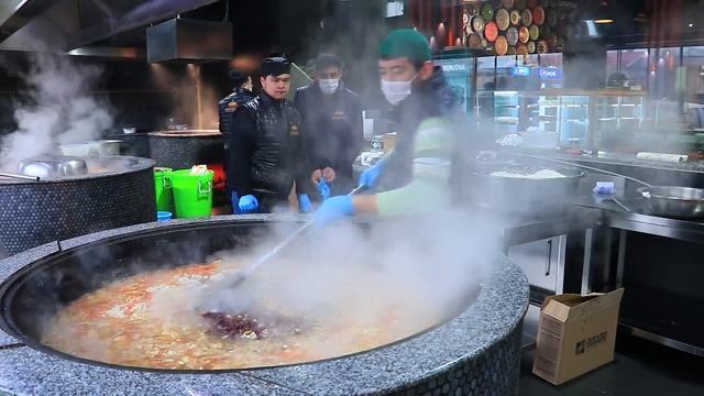 Popular Pilaf in Pilaf Center | Wedding Pilaf | Popular Street food смотреть онлайн