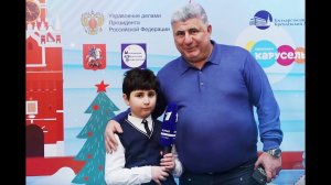 Аркадий Григорян с сыном поздравляют телеканал «Карусель» с Новым годом