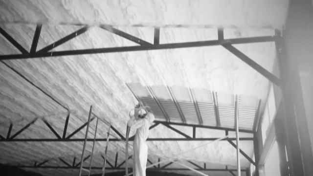 Утепление кровли сервисного центра пенополиуретаном в Абакане. 2017 г.