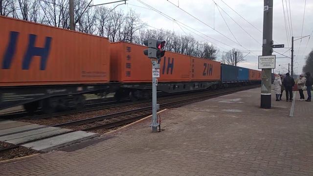 Электровоз ВЛ80 проезжает по станции "Город Берёза"🚋🚋🚋🚋🚋🚋🚃🚃🚃 смотреть онлайн