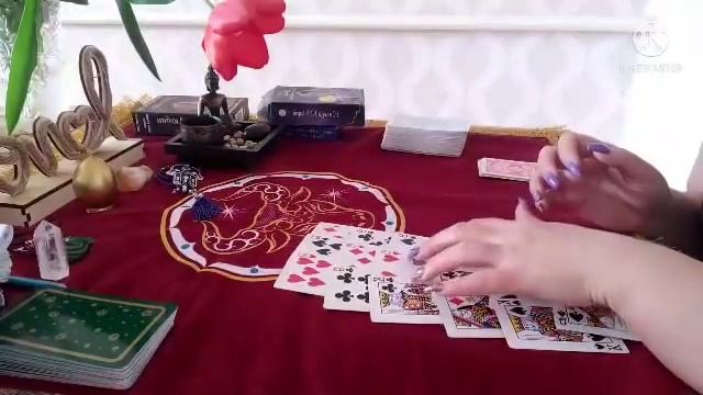 Крестовый король Ждёт он от вас действий звонка? смотреть онлайн