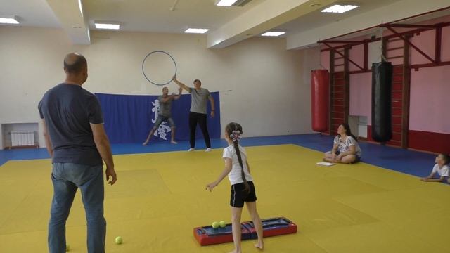 Сдача ГТО. Метание мяча в цель с 6 метров. Таня Костенко 7 лет смотреть онлайн