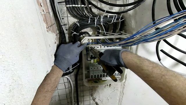 монтаж электро щитка за 13 минут смотреть онлайн