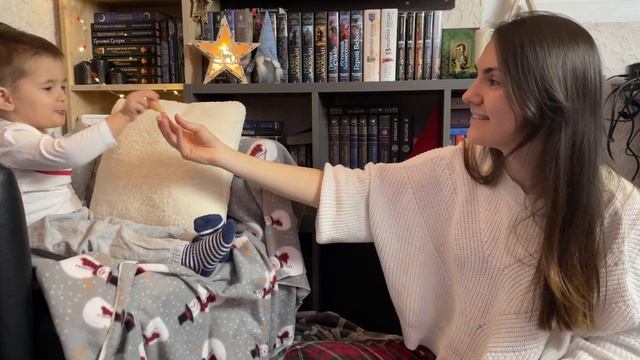 VLOGMAS#2?| выполняю книжные планы декабря, снова новогодний декор смотреть онлайн