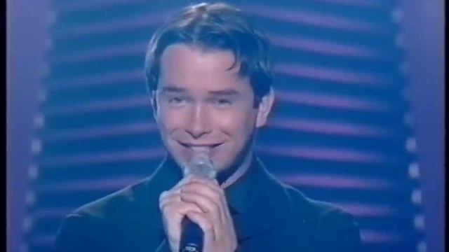 Stephen Gately sings "Chiquitita" смотреть онлайн