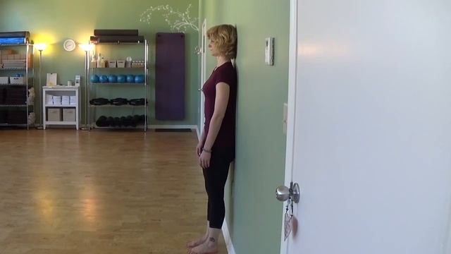 Wall Roll Down⎮Standing Pilates Exercise смотреть онлайн