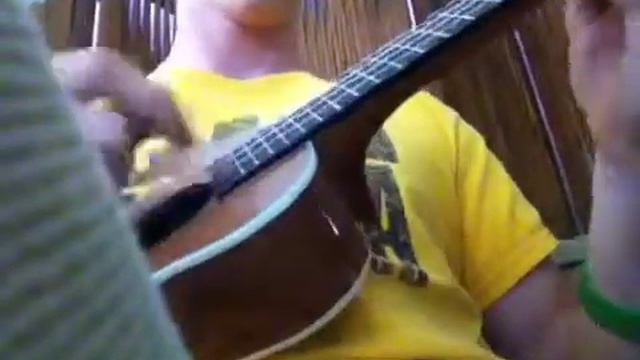 Ukulele - Offspring "Spare me the details" смотреть онлайн
