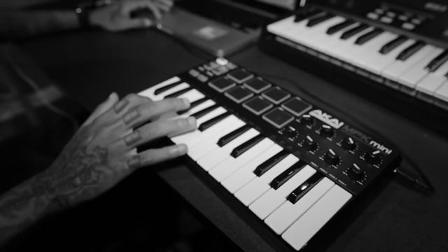 PITCH PLEASE! Trap Sample Pack смотреть онлайн