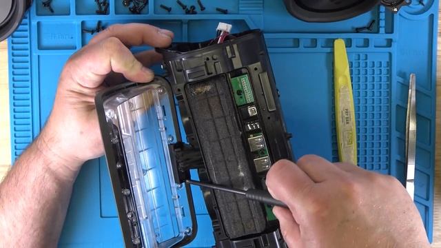 JBL Xtreme 1 - Total Full Complete Teardown смотреть онлайн