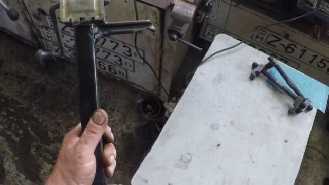 Съемник пружин из двух Жигулевских домкратов. смотреть онлайн