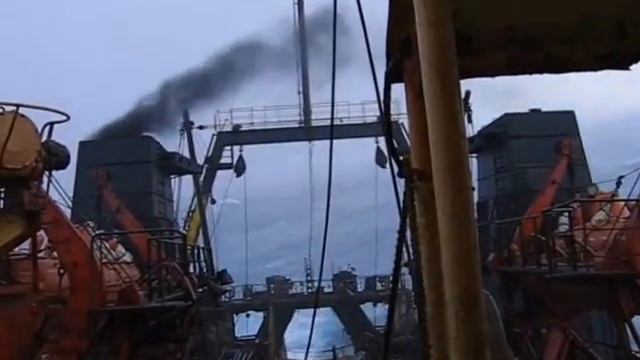экстримальная работа в море смотреть онлайн