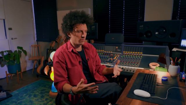 Julian Casablancas’ vocal sound with Ben Baptie смотреть онлайн