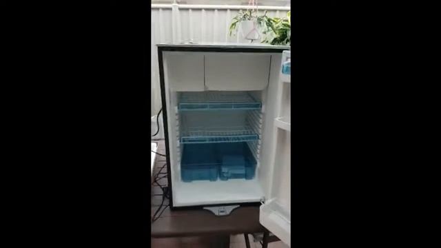 Dometic WAECO CoolMatic CRX140 Fridge & Freezer 135L Product Review смотреть онлайн