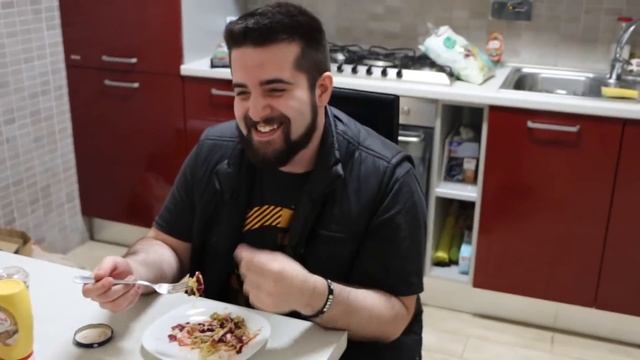 LA RUOTA DELLA FORTUNA DECIDE COSA MANGIAMO смотреть онлайн