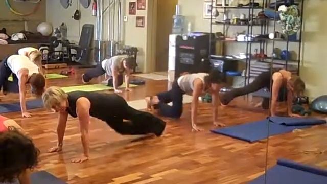 Karen's Pilates Class смотреть онлайн