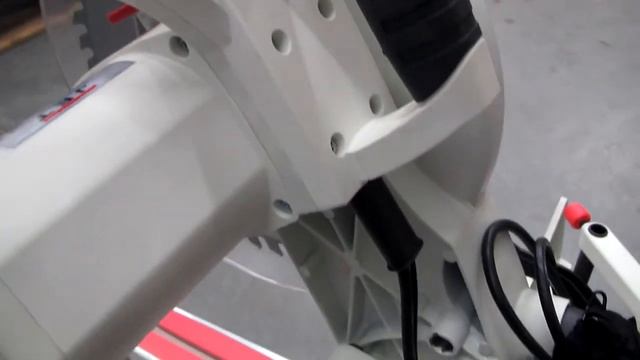 Обзор торцовочной пилы с протяжкой (sliding mitre saw) JET JSMS-12L смотреть онлайн