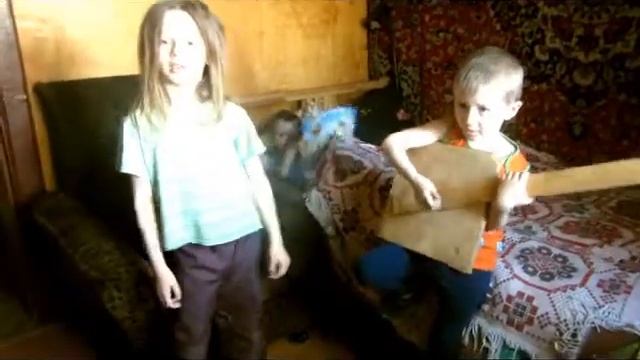 Маша, Гриша & Ксюша "А внутри у него" Лоя сover смотреть онлайн