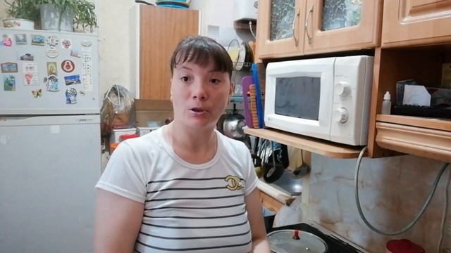 Пеку хлеб и готовлю гречневой суп.