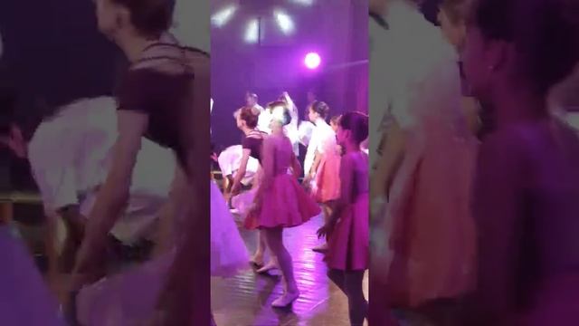 "Этот город самый лучший, лучший на Земле" ( учащихся хореографического отделения 1г.Белгорода) смотреть онлайн