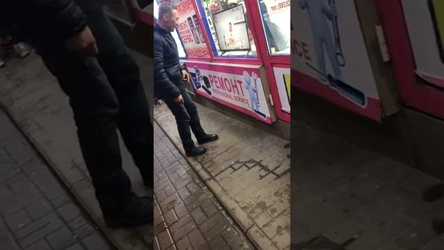 Реакция на забивание гвоздей телефоном. смотреть онлайн