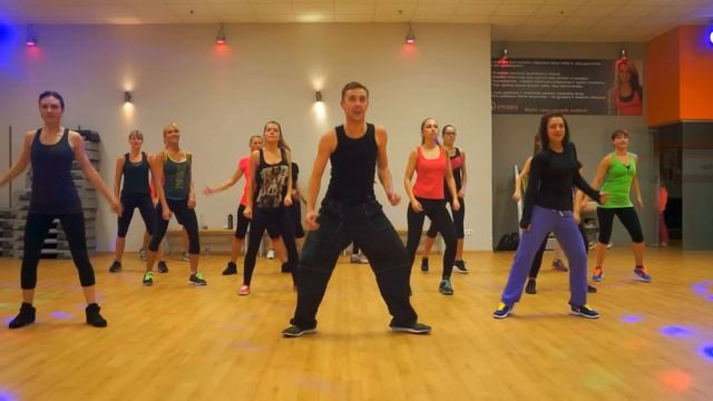 ZUMBA MEGA MIX 43 - 6:00 a.m REGGAETON смотреть онлайн