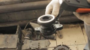 NISSAN TIIDA 2008г бензин 1,6 литра МКПП пробег 210 тыс. Замена сцепления.