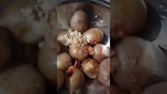 запечённая картошка понравится всей семье. смотреть онлайн