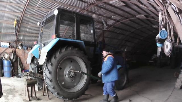 Ремонт тормозов МТЗ 82 закончен, был ньюанс с колодками @user-olegfermer смотреть онлайн