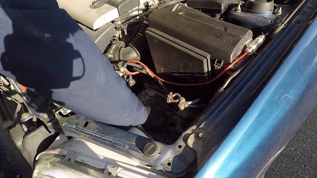Volvo S40 - Battery replacement смотреть онлайн