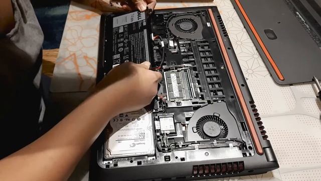 How to change battery for DELL Inspiron 15-7559 смотреть онлайн