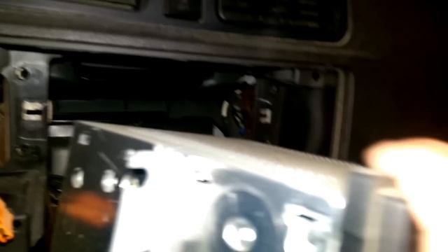2005 Ford Focus Radio Removal & Installation смотреть онлайн
